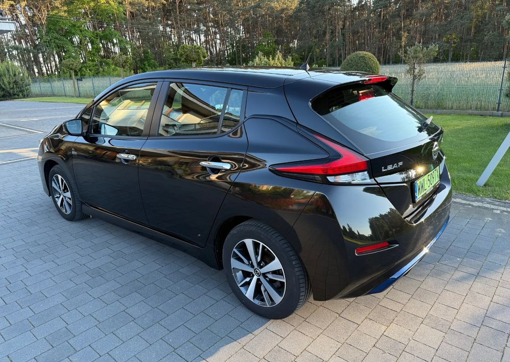 Nissan Leaf 40kWh Acenta - Voiture: photos 5 Nissan Leaf 40kWh Acenta - Voiture: photos 5