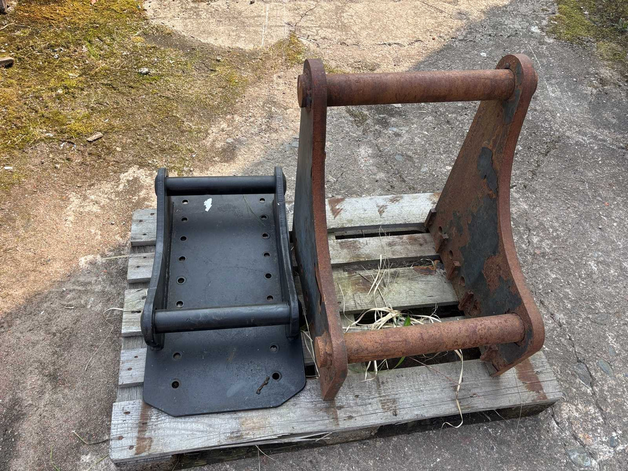 Bucket S bracket S70 and S60 - Godet: photos 1 Bucket S bracket S70 and S60 - Godet: photos 1