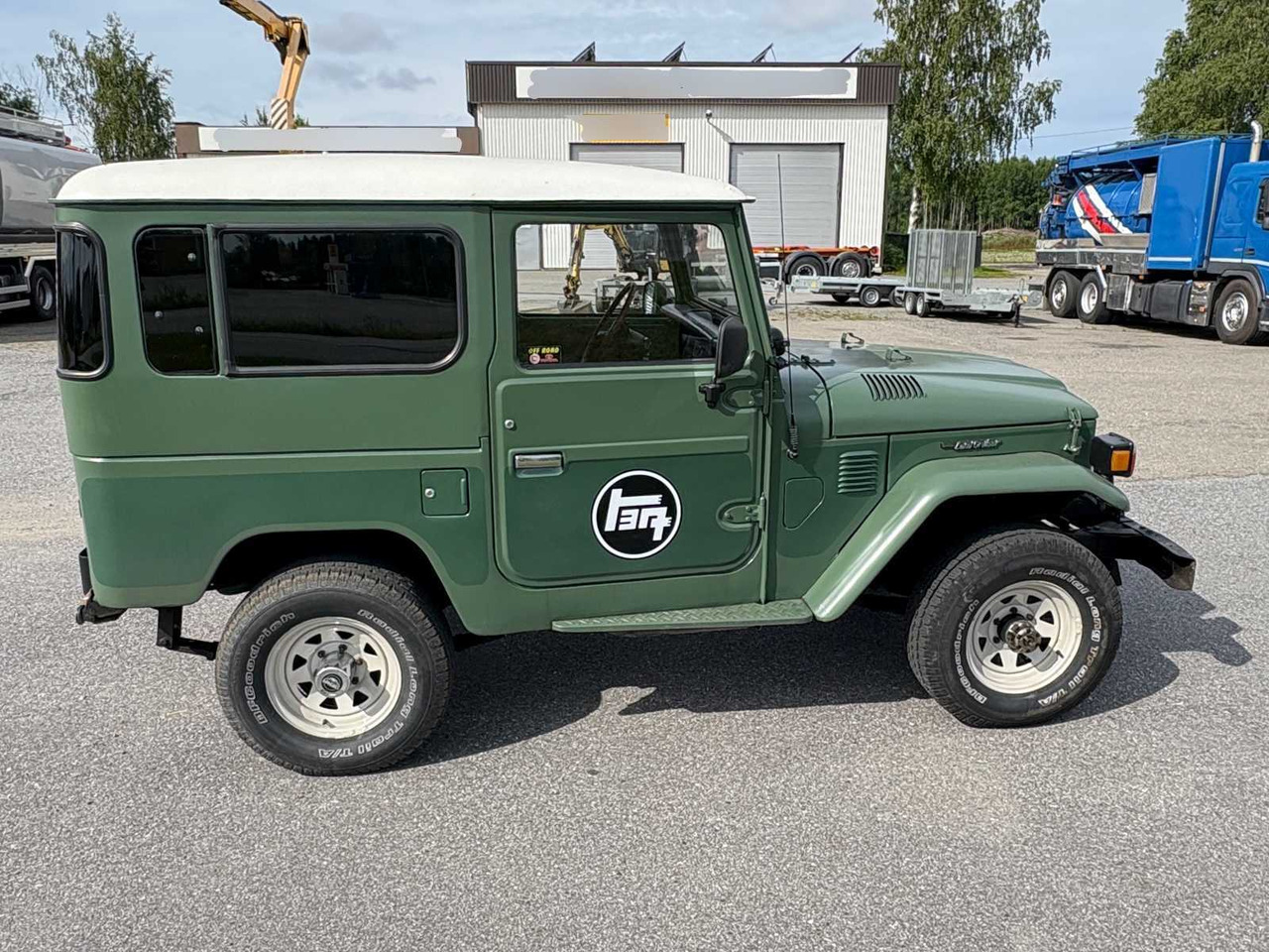Vintage car Toyota Land Cruiser BJ40 - Voiture: photos 4 Vintage car Toyota Land Cruiser BJ40 - Voiture: photos 4