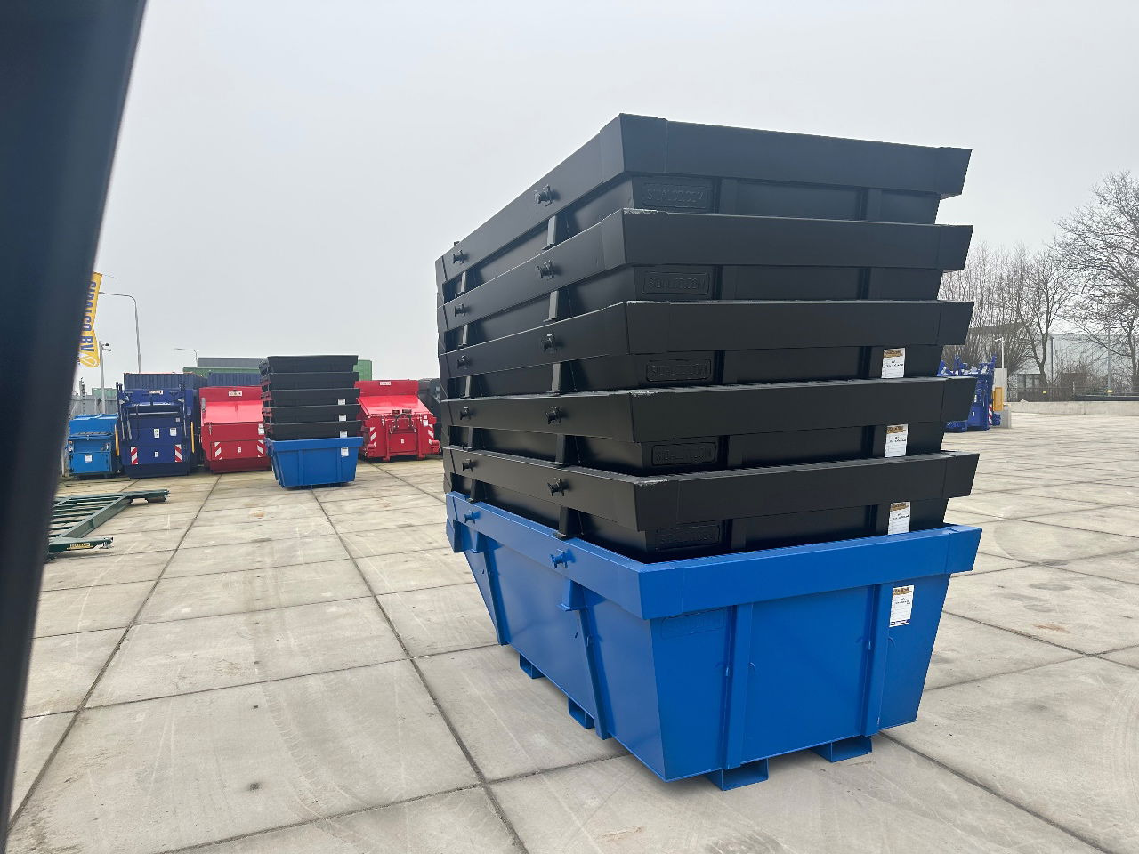Sidalco 6m3 met heftruck lepel kokers - Benne à chaînes: photos 1 Sidalco 6m3 met heftruck lepel kokers - Benne à chaînes: photos 1