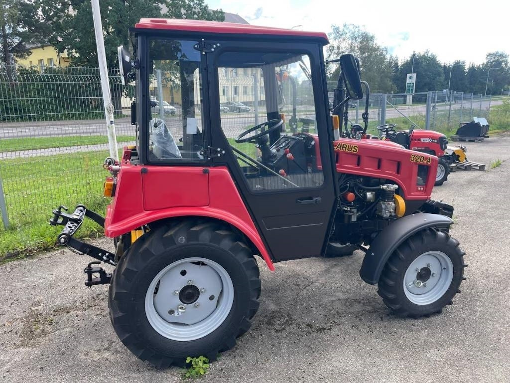 Belarus 320.4  - Tracteur agricole: photos 3 Belarus 320.4  - Tracteur agricole: photos 3