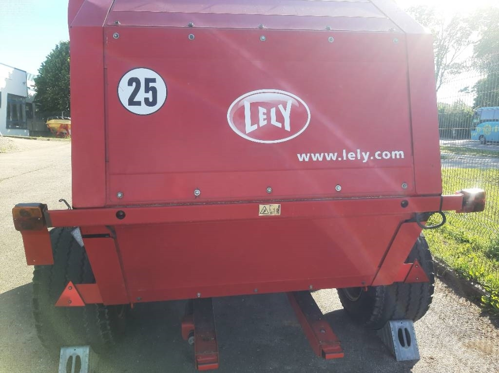 Lely Welger RP 245 Profi - Presse à balles rondes: photos 2 Lely Welger RP 245 Profi - Presse à balles rondes: photos 2