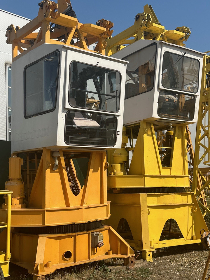 LIEBHERR 180 EC-H10 - Grue à tour: photos 1 LIEBHERR 180 EC-H10 - Grue à tour: photos 1