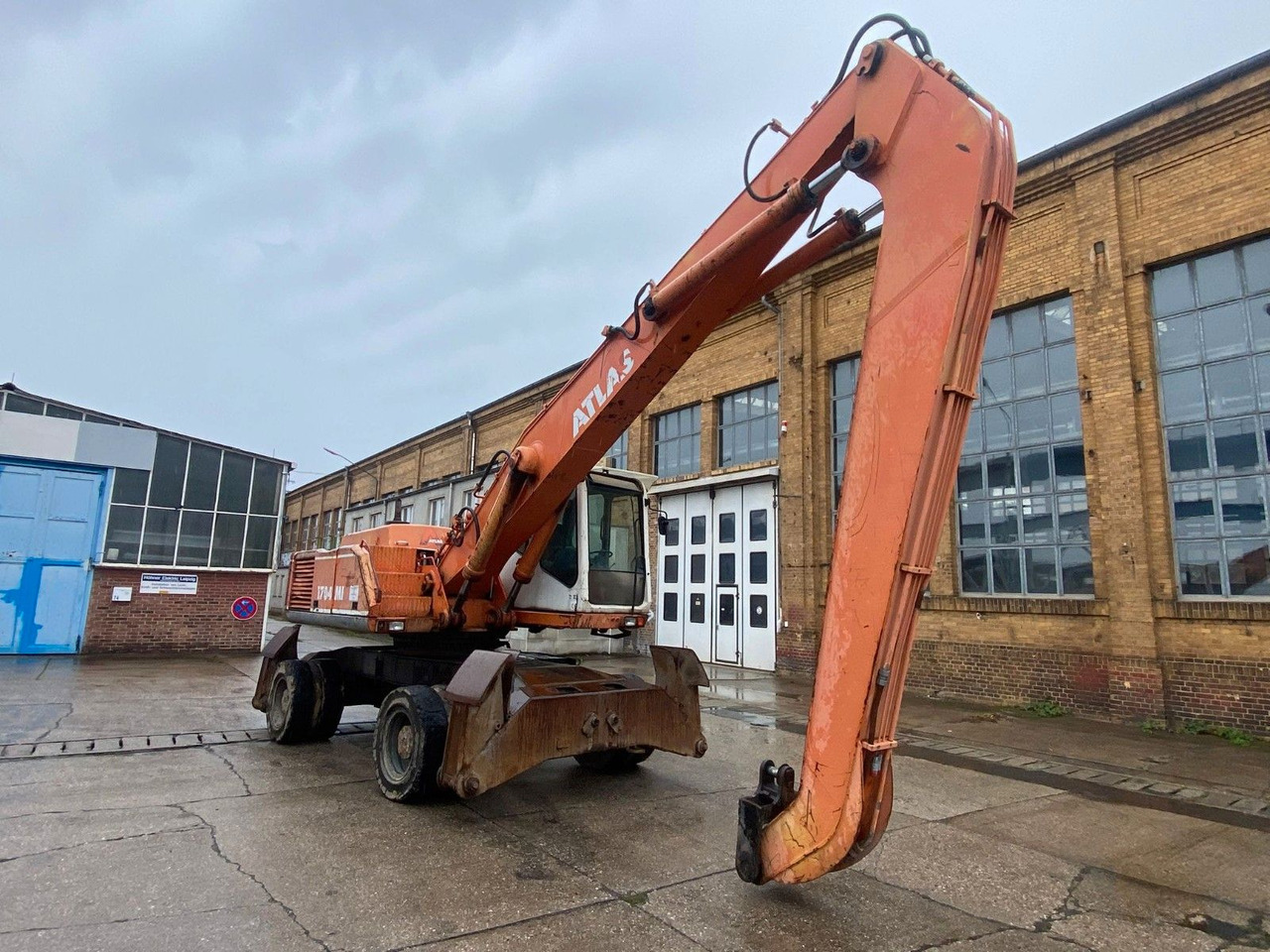 Atlas 1704 MI mit Greifer Umschlagbagger Lang - Pelle sur pneus: photos 3 Atlas 1704 MI mit Greifer Umschlagbagger Lang - Pelle sur pneus: photos 3