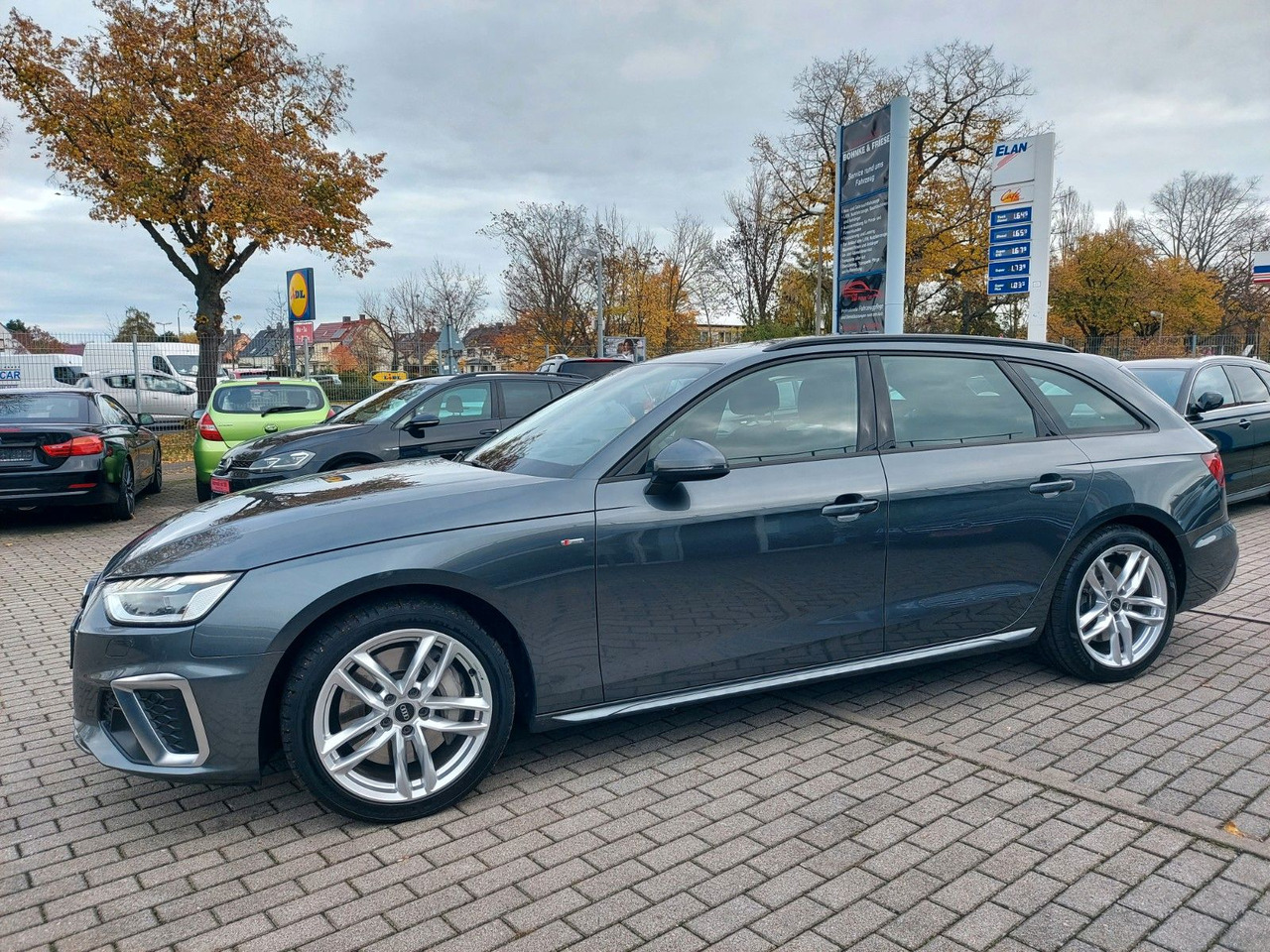 Audi A4 Avant 50 TDI Quattro S-Line Pano ACC Radar - Voiture break: photos 5 Audi A4 Avant 50 TDI Quattro S-Line Pano ACC Radar - Voiture break: photos 5