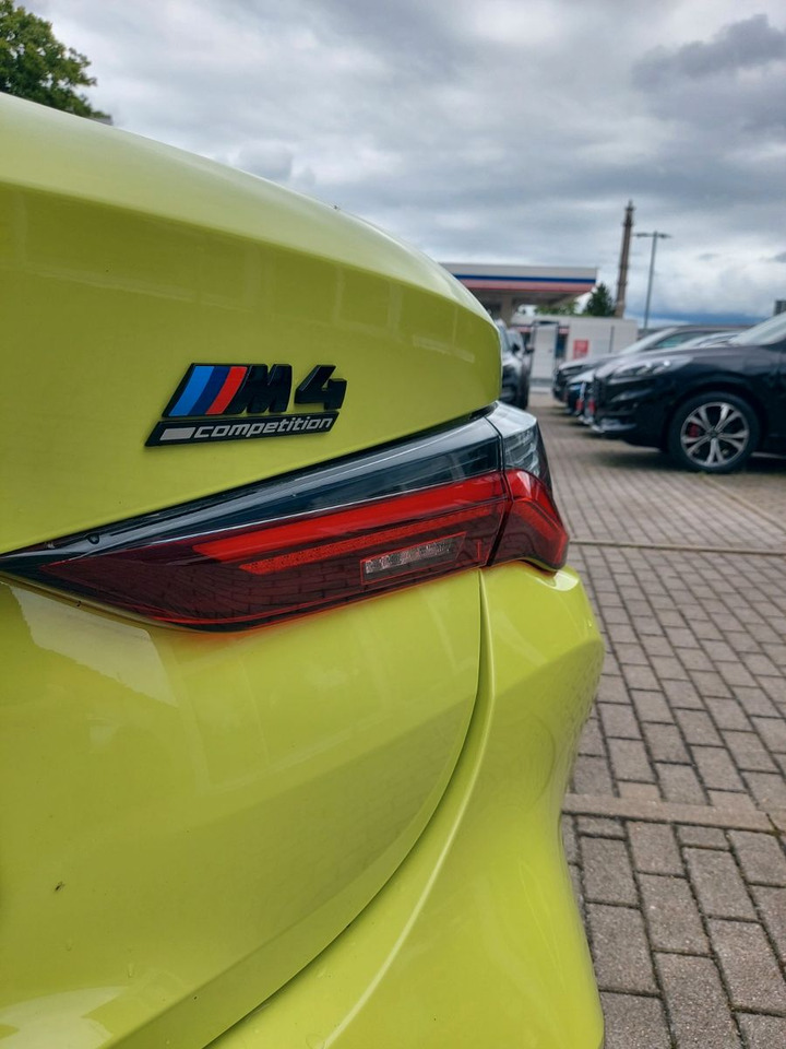 BMW M4 Cabrio G83 xDrive Competition M-Sport H&K - Voiture: photos 2 BMW M4 Cabrio G83 xDrive Competition M-Sport H&K - Voiture: photos 2