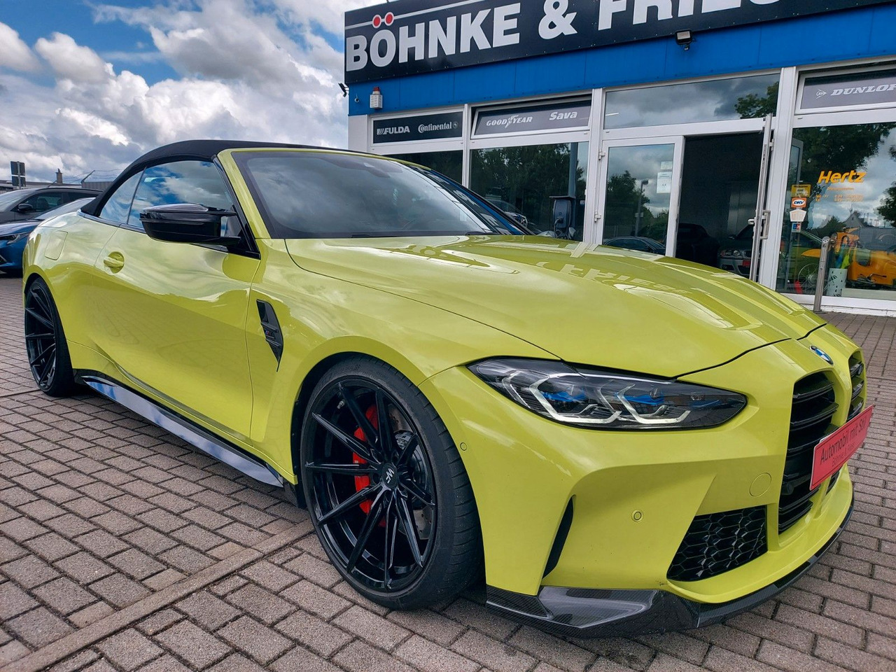 BMW M4 Cabrio G83 xDrive Competition M-Sport H&K - Voiture: photos 3 BMW M4 Cabrio G83 xDrive Competition M-Sport H&K - Voiture: photos 3