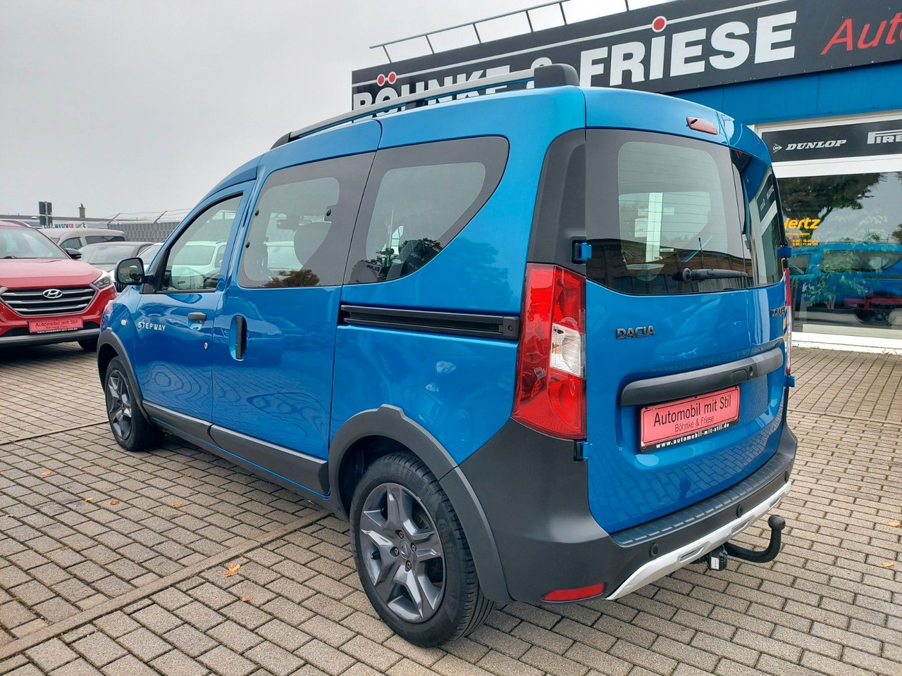 Dacia Dokker Stepway Celebration NAVI PDC AHK - Voiture break: photos 5 Dacia Dokker Stepway Celebration NAVI PDC AHK - Voiture break: photos 5