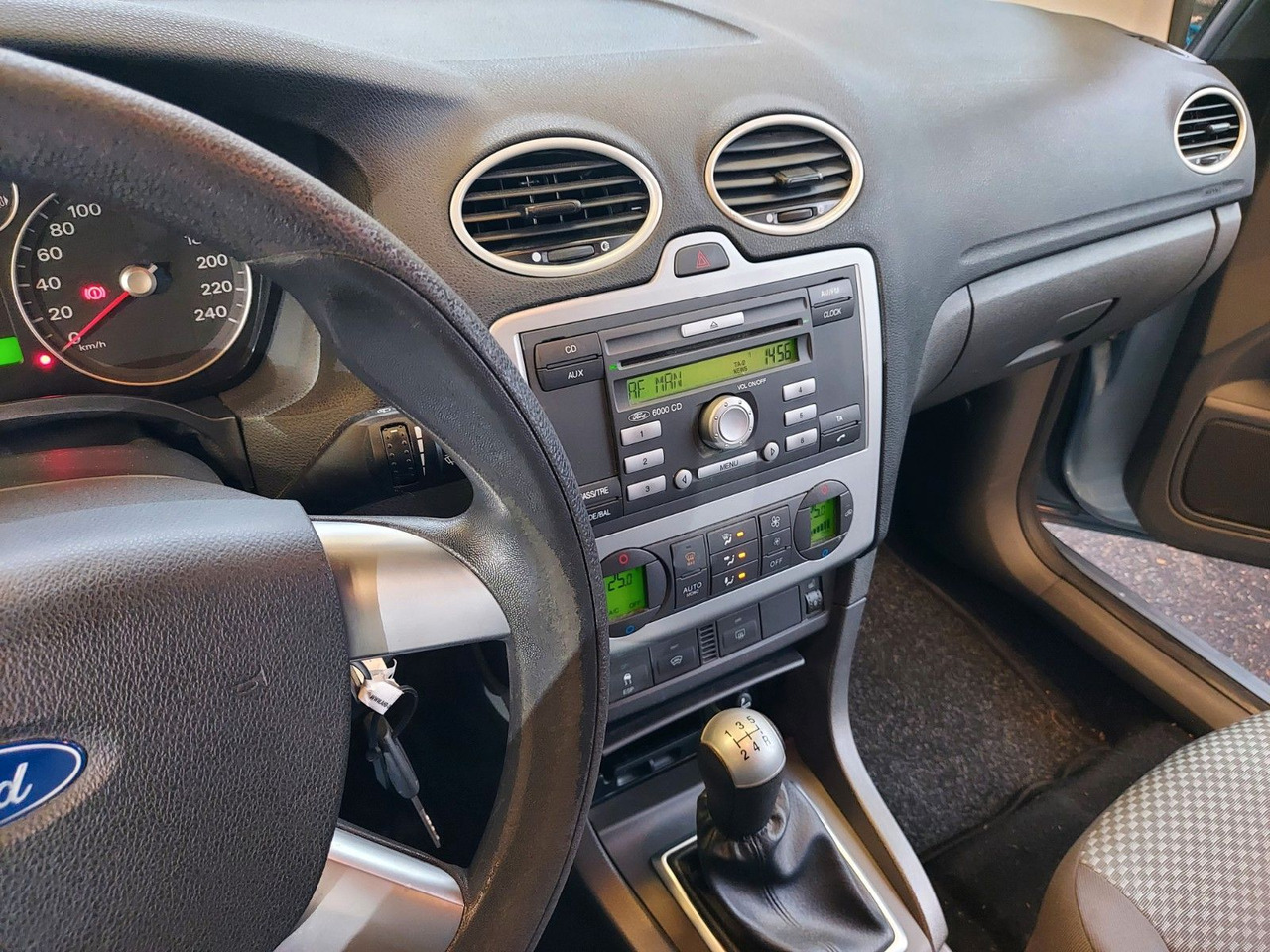 Ford Focus Turnier Fun X Klima Sitzheizung - Voiture break: photos 2 Ford Focus Turnier Fun X Klima Sitzheizung - Voiture break: photos 2