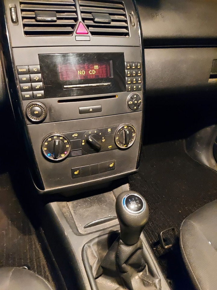 Mercedes-Benz A 150 5 Türen Klimaautomatik Sitzheizung - Voiture: photos 3 Mercedes-Benz A 150 5 Türen Klimaautomatik Sitzheizung - Voiture: photos 3