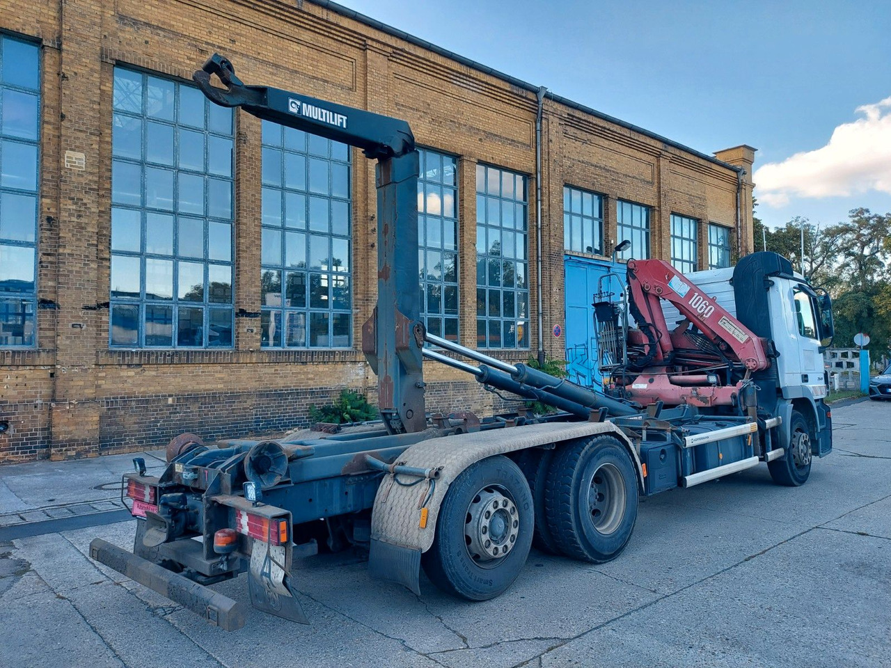 Mercedes-Benz Actros 6-Zyl. 2541 HMF KRAN ABROLLKIPPER - Camion ampliroll, Camion grue: photos 2 Mercedes-Benz Actros 6-Zyl. 2541 HMF KRAN ABROLLKIPPER - Camion ampliroll, Camion grue: photos 2