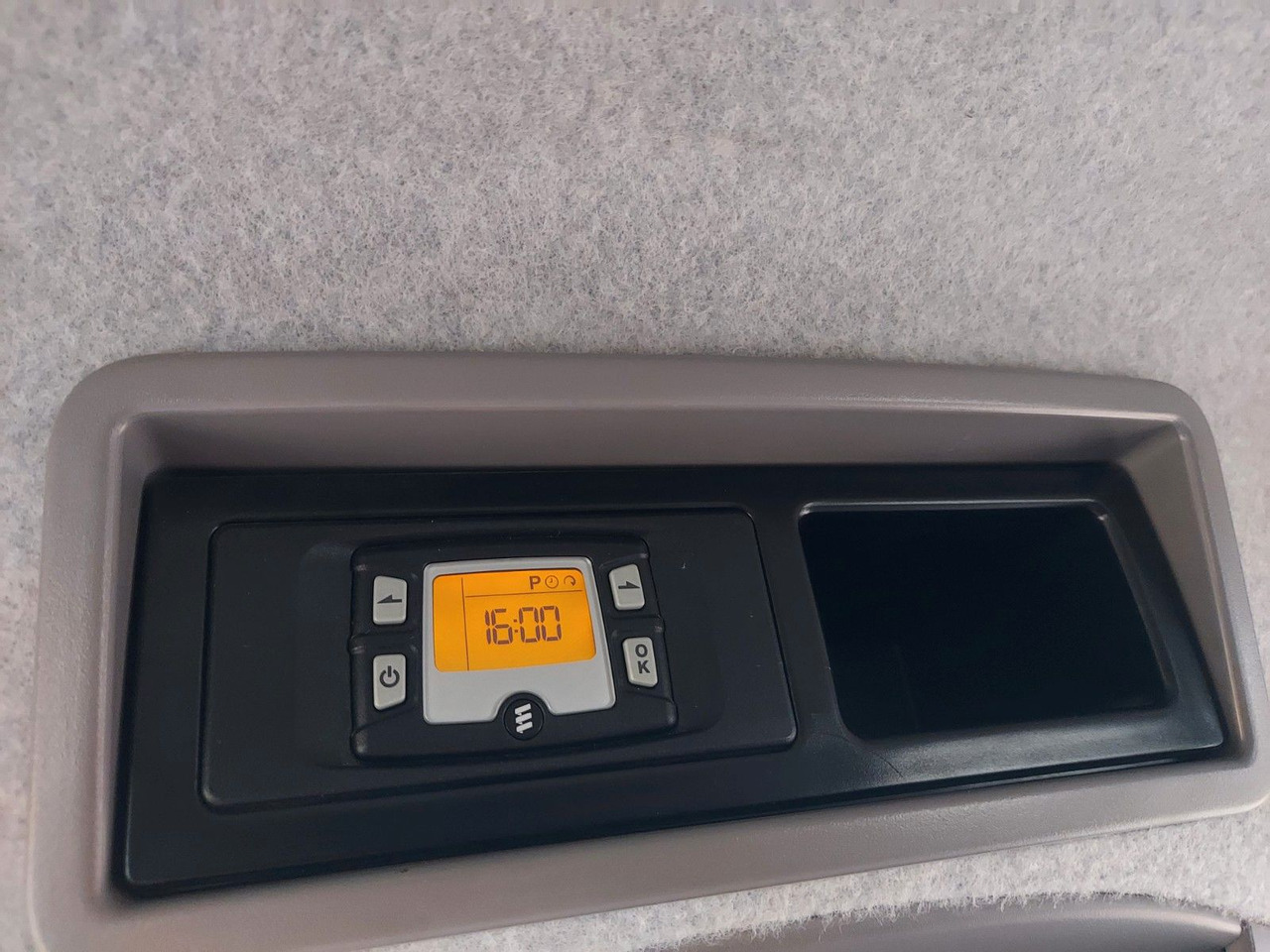 Mercedes-Benz Sprinter II Pritsche/DoKa 516 CDI KLIMA AHK - Fourgon plateau, Utilitaire double cabine: photos 2 Mercedes-Benz Sprinter II Pritsche/DoKa 516 CDI KLIMA AHK - Fourgon plateau, Utilitaire double cabine: photos 2