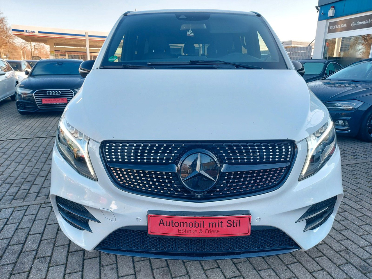 Mercedes-Benz V 250 AVANTGARDE EDITION AMG lang - Transport de personnes: photos 4 Mercedes-Benz V 250 AVANTGARDE EDITION AMG lang - Transport de personnes: photos 4