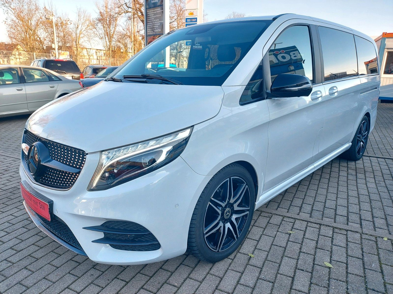 Mercedes-Benz V 250 AVANTGARDE EDITION AMG lang - Transport de personnes: photos 5 Mercedes-Benz V 250 AVANTGARDE EDITION AMG lang - Transport de personnes: photos 5