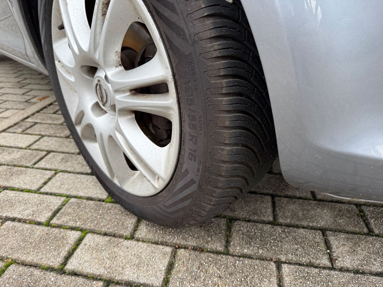 Opel Corsa D Edition KLIMA ALLWETTER REIFEN TÜV 26 - Voiture: photos 3 Opel Corsa D Edition KLIMA ALLWETTER REIFEN TÜV 26 - Voiture: photos 3