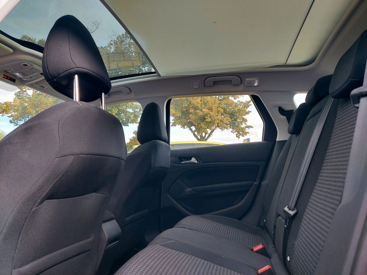 Peugeot 308 SW Active Business Panorama DAB Navi LED - Voiture break: photos 4 Peugeot 308 SW Active Business Panorama DAB Navi LED - Voiture break: photos 4