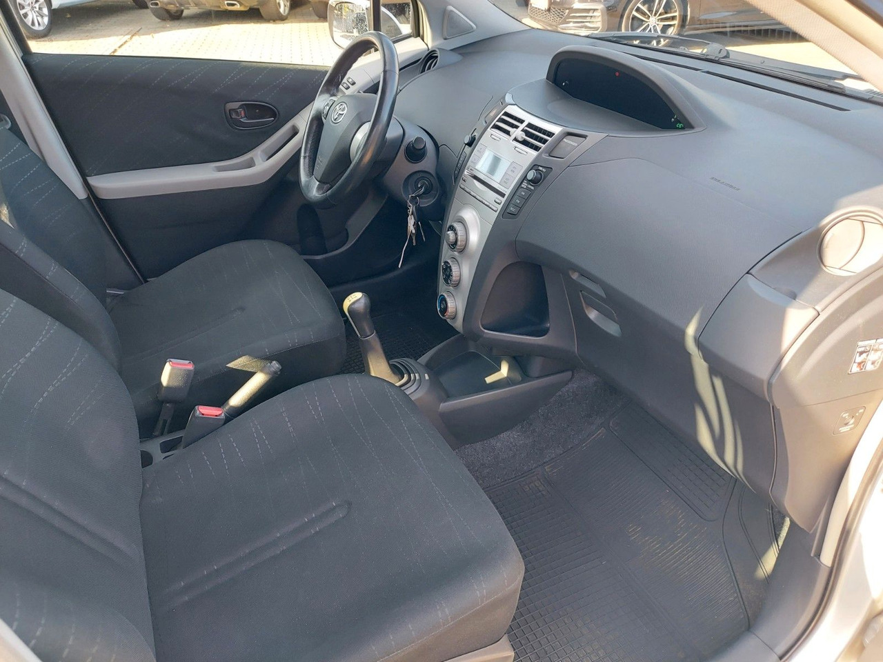 Voiture Toyota Yaris Sol Klima: photos 14