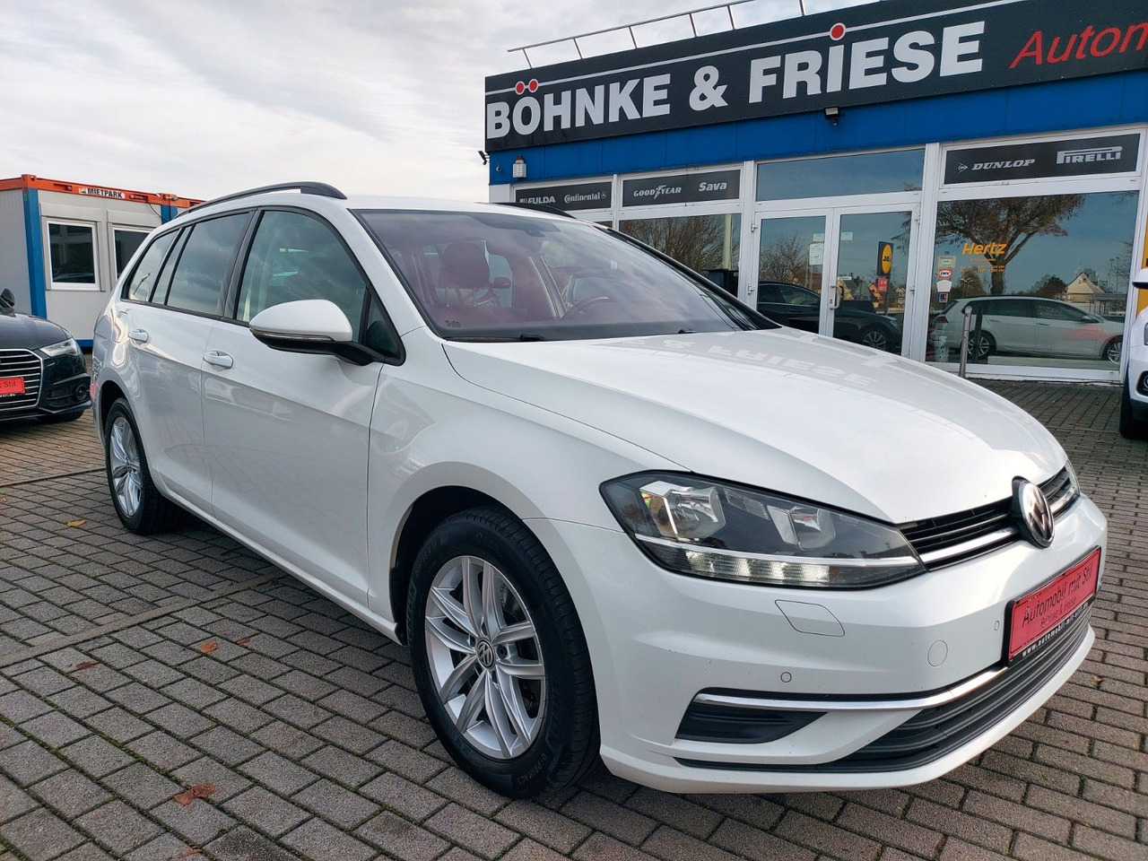 Volkswagen Golf VII Variant DSG Comfort ACC Massage Nav DAB - Voiture break: photos 1 Volkswagen Golf VII Variant DSG Comfort ACC Massage Nav DAB - Voiture break: photos 1