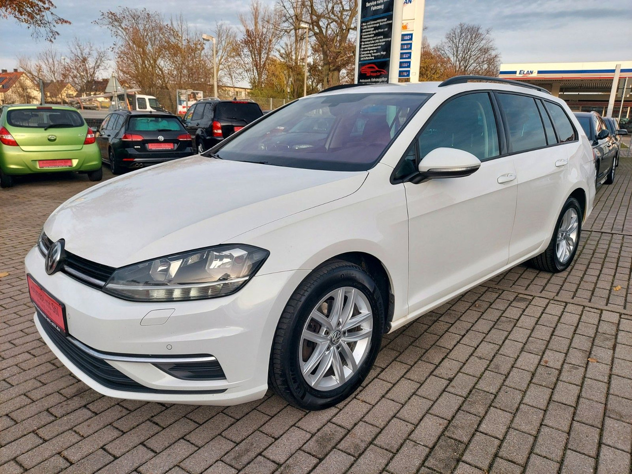 Volkswagen Golf VII Variant DSG Comfort ACC Massage Nav DAB - Voiture break: photos 4 Volkswagen Golf VII Variant DSG Comfort ACC Massage Nav DAB - Voiture break: photos 4