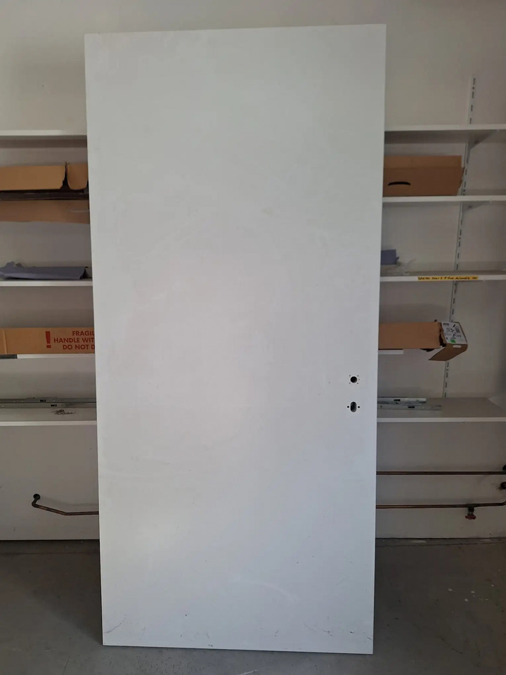 1 Stk. Haustür - Outil/ Équipement: photos 1 1 Stk. Haustür - Outil/ Équipement: photos 1