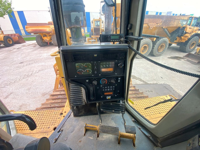 Caterpillar D6T NVT - Bulldozer: photos 5 Caterpillar D6T NVT - Bulldozer: photos 5