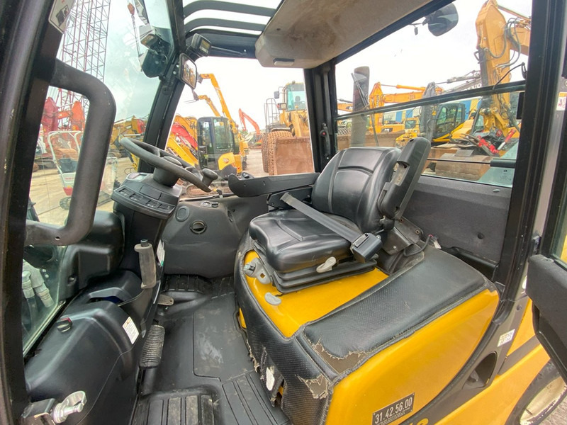 Yale GDP45 VX6 NVT - Chariot élévateur diesel: photos 3 Yale GDP45 VX6 NVT - Chariot élévateur diesel: photos 3