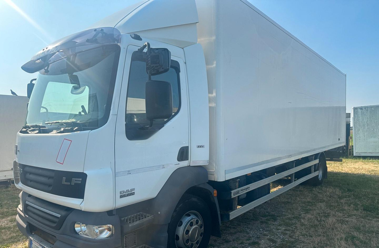 DAF LF 55.220 FURGONE 8 MT. - Camion fourgon: photos 1 DAF LF 55.220 FURGONE 8 MT. - Camion fourgon: photos 1
