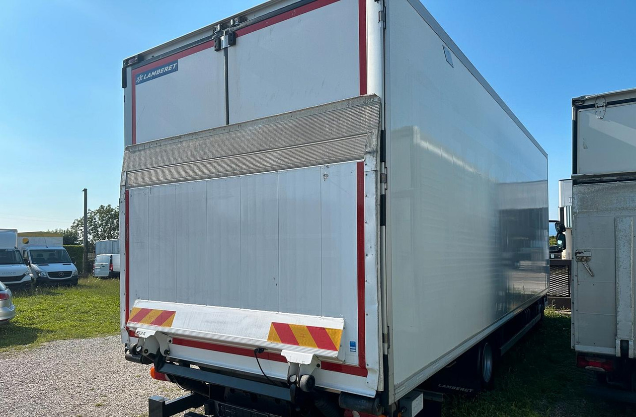 Iveco - Camion frigorifique: photos 3 Iveco - Camion frigorifique: photos 3