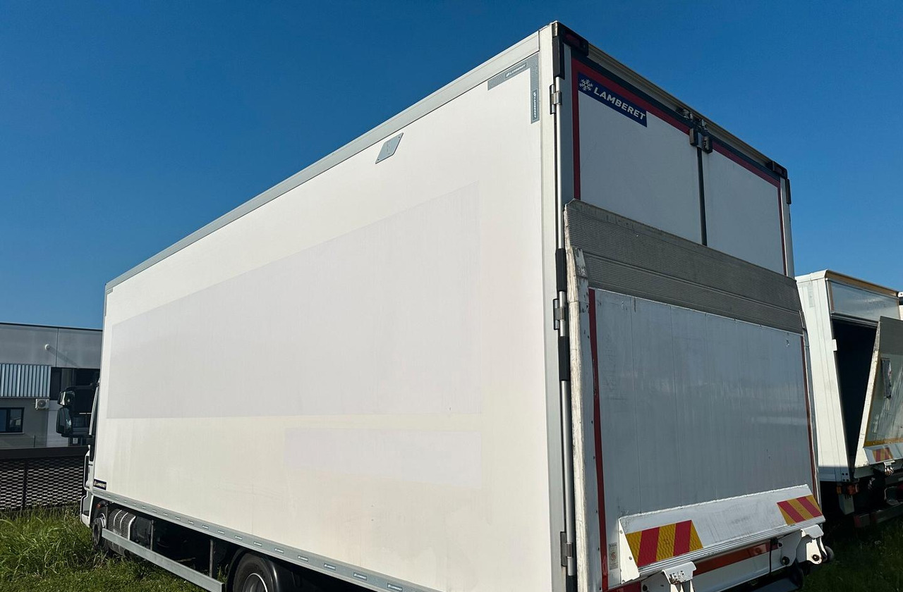 Iveco - Camion frigorifique: photos 4 Iveco - Camion frigorifique: photos 4