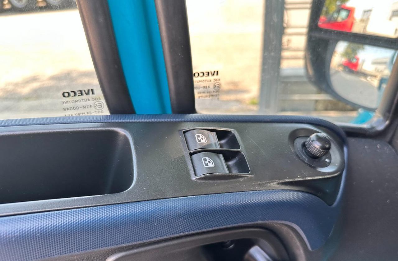 Iveco daily 35s14 passo lungo - Fourgon utilitaire: photos 5 Iveco daily 35s14 passo lungo - Fourgon utilitaire: photos 5