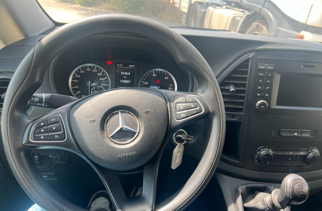 Fourgon utilitaire Mercedes vito 111: photos 10