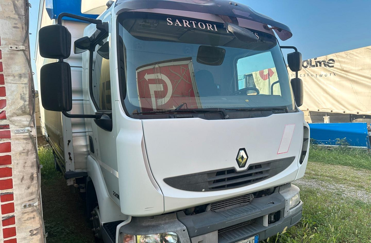 Renault MIDLUM 215.10 - Camion à rideaux coulissants: photos 2 Renault MIDLUM 215.10 - Camion à rideaux coulissants: photos 2