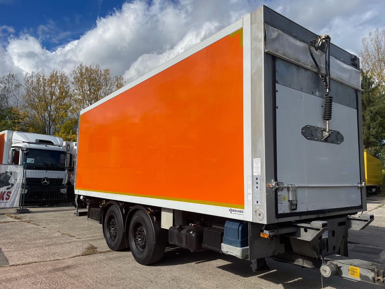 KERSCHER ZAA18 Kühlkoffer/CARRIER/SUPRA900U/LBW - Remorque frigorifique: photos 1 KERSCHER ZAA18 Kühlkoffer/CARRIER/SUPRA900U/LBW - Remorque frigorifique: photos 1