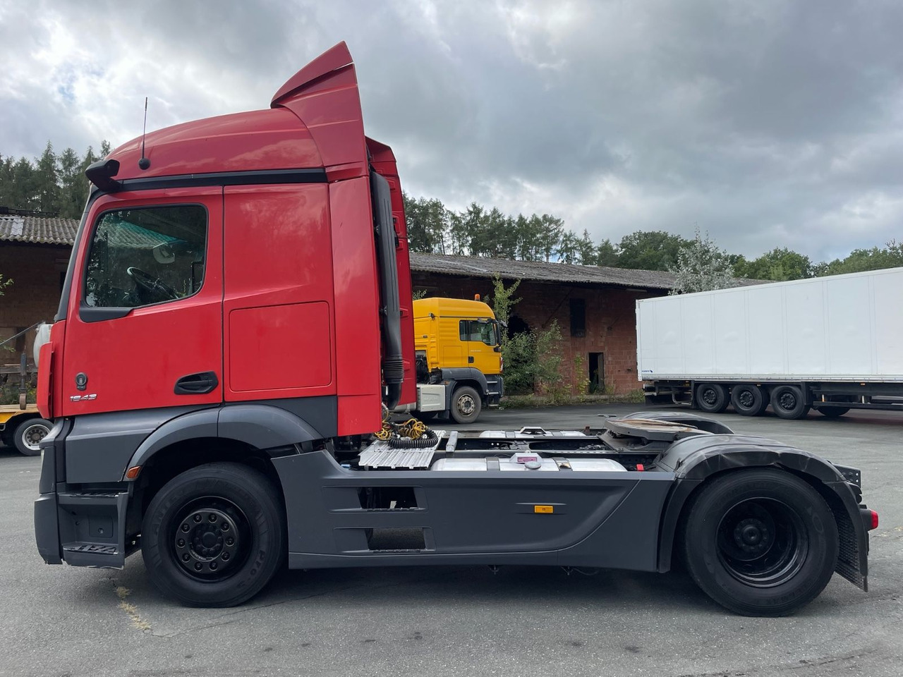 Mercedes-Benz Actros 1843/Retarder/Mirror Cam/Spoilers/MJ 2021 - Tracteur routier: photos 3 Mercedes-Benz Actros 1843/Retarder/Mirror Cam/Spoilers/MJ 2021 - Tracteur routier: photos 3