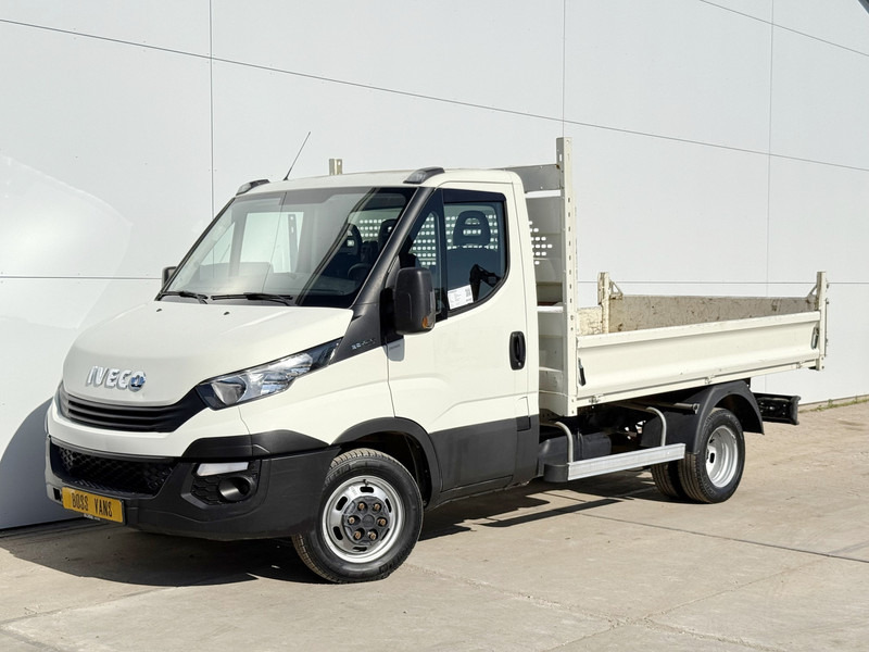 Iveco Daily 35C12 2.3 Kipper Dubbellucht Trekhaak Airco Cruise Control Lucht Geveerde Stoel - Utilitaire benne: photos 2 Iveco Daily 35C12 2.3 Kipper Dubbellucht Trekhaak Airco Cruise Control Lucht Geveerde Stoel - Utilitaire benne: photos 2