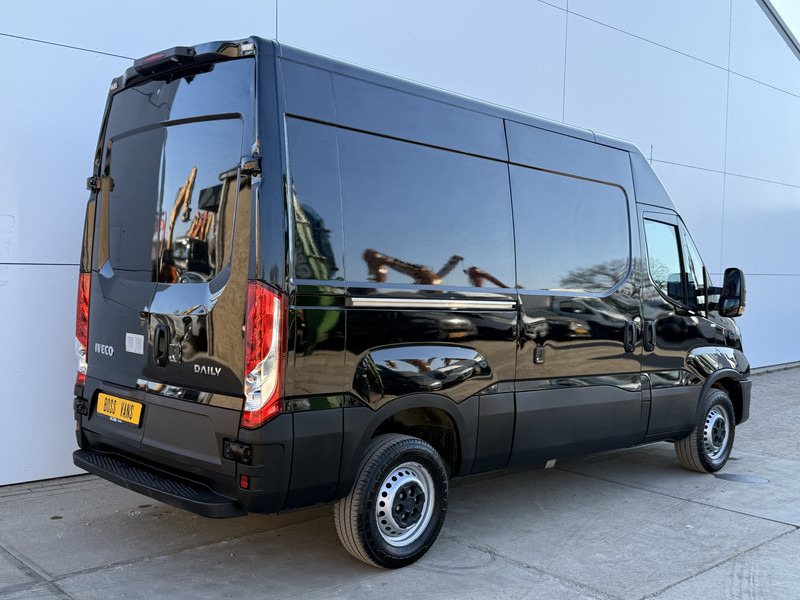 Iveco Daily 35S16 L2H2 Adaptive Cruise Control Airco Camera Navigatie 3,5t Trekhaak - Fourgonnette: photos 3 Iveco Daily 35S16 L2H2 Adaptive Cruise Control Airco Camera Navigatie 3,5t Trekhaak - Fourgonnette: photos 3