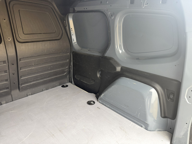 Fourgonnette Nissan Townstar N-Connecta 1.3 130PK **Benzine** L1H1 Airco Carplay Cruise Control Trekhaak Keyless Start Stoelverwarming Parkeersensoren voor achter: photos 16 Fourgonnette Nissan Townstar N-Connecta 1.3 130PK **Benzine** L1H1 Airco Carplay Cruise Control Trekhaak Keyless Start Stoelverwarming Parkeersensoren voor achter: photos 16