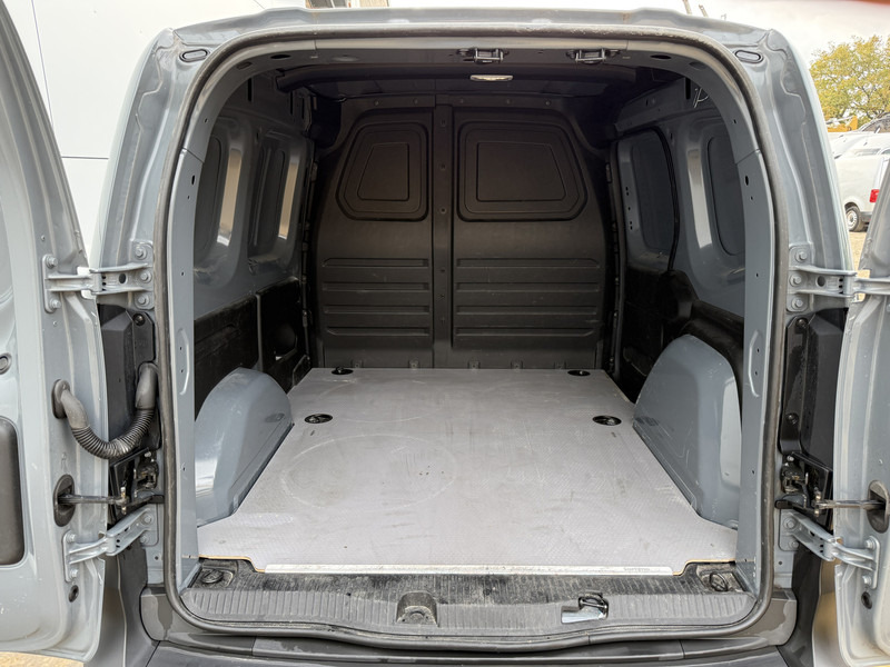 Fourgonnette Nissan Townstar N-Connecta 1.3 130PK **Benzine** L1H1 Airco Carplay Cruise Control Trekhaak Keyless Start Stoelverwarming Parkeersensoren voor achter: photos 12 Fourgonnette Nissan Townstar N-Connecta 1.3 130PK **Benzine** L1H1 Airco Carplay Cruise Control Trekhaak Keyless Start Stoelverwarming Parkeersensoren voor achter: photos 12