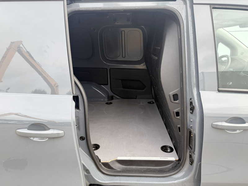 Fourgonnette Nissan Townstar N-Connecta 1.3 130PK **Benzine** L1H1 Airco Carplay Cruise Control Trekhaak Keyless Start Stoelverwarming Parkeersensoren voor achter: photos 10 Fourgonnette Nissan Townstar N-Connecta 1.3 130PK **Benzine** L1H1 Airco Carplay Cruise Control Trekhaak Keyless Start Stoelverwarming Parkeersensoren voor achter: photos 10