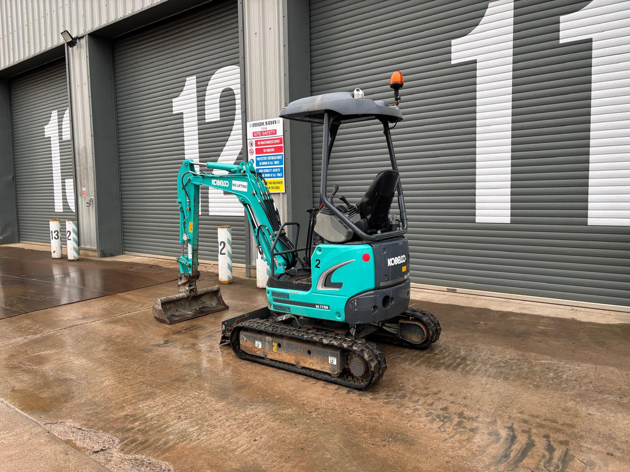 Kobelco SK17SR-3E - Mini pelle: photos 3 Kobelco SK17SR-3E - Mini pelle: photos 3