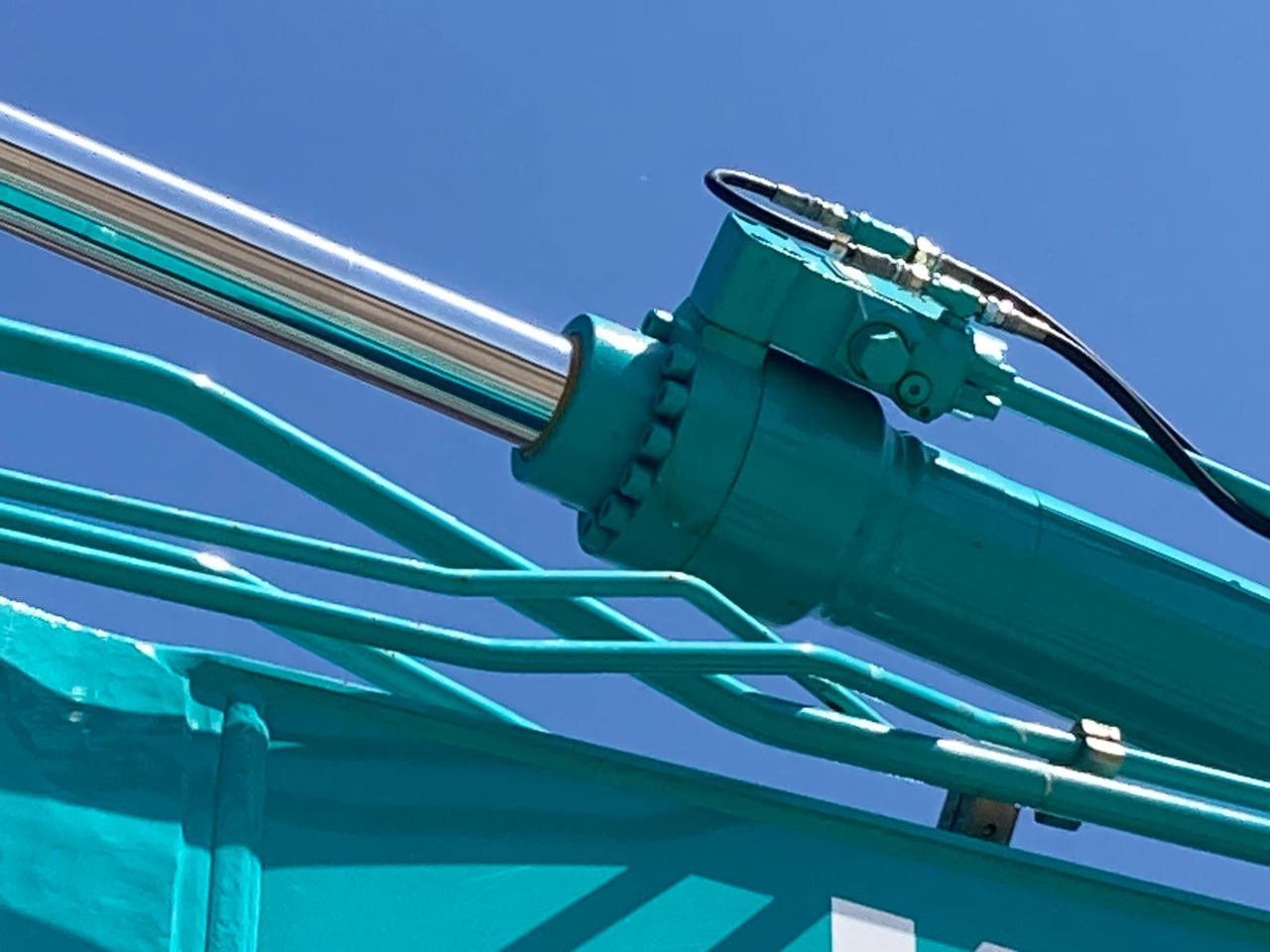Pelle sur chenille Kobelco SK210LC-11: photos 17