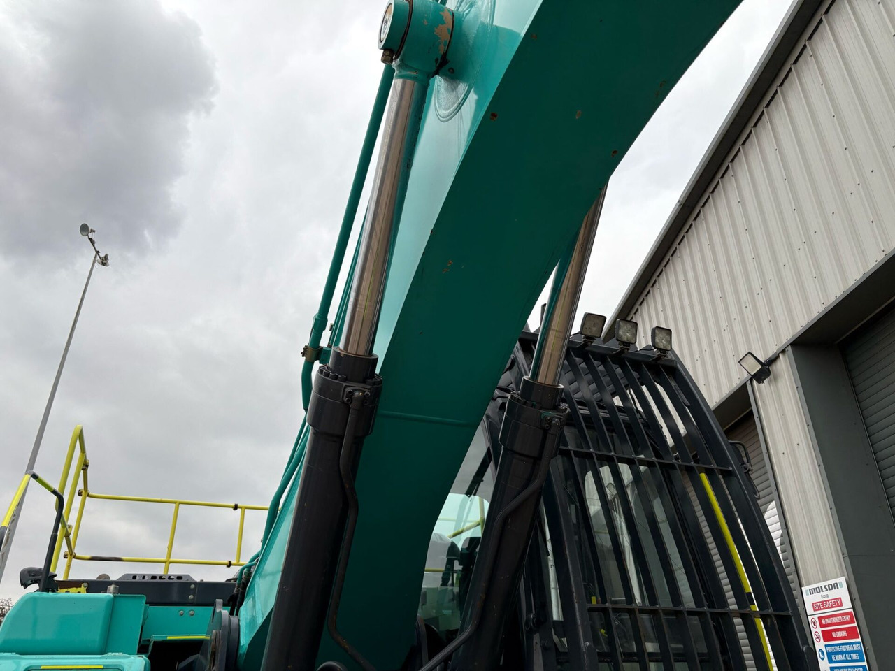 Pelle sur chenille Kobelco SK300LC-10E: photos 17