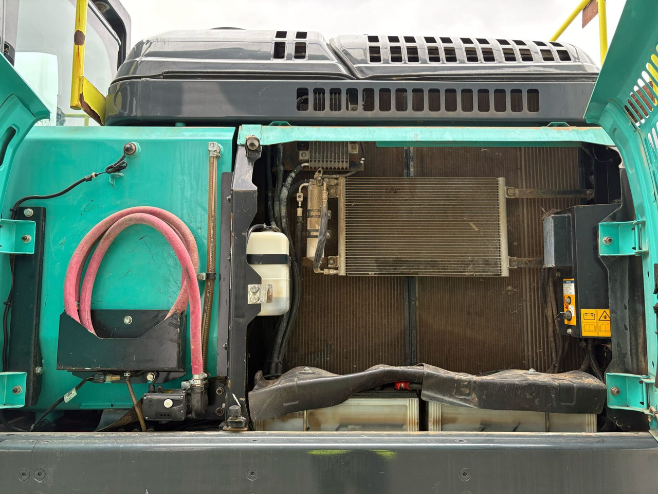 Pelle sur chenille Kobelco SK300LC-10E: photos 20