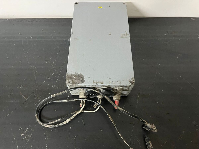 Liebherr Elektronische E50 Box - Pièces de rechange: photos 1 Liebherr Elektronische E50 Box - Pièces de rechange: photos 1