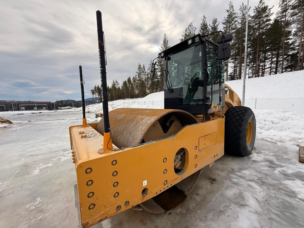 CAT CS 68 B  - Compacteur à pieds de mouton/ Monocylindre: photos 4 CAT CS 68 B  - Compacteur à pieds de mouton/ Monocylindre: photos 4