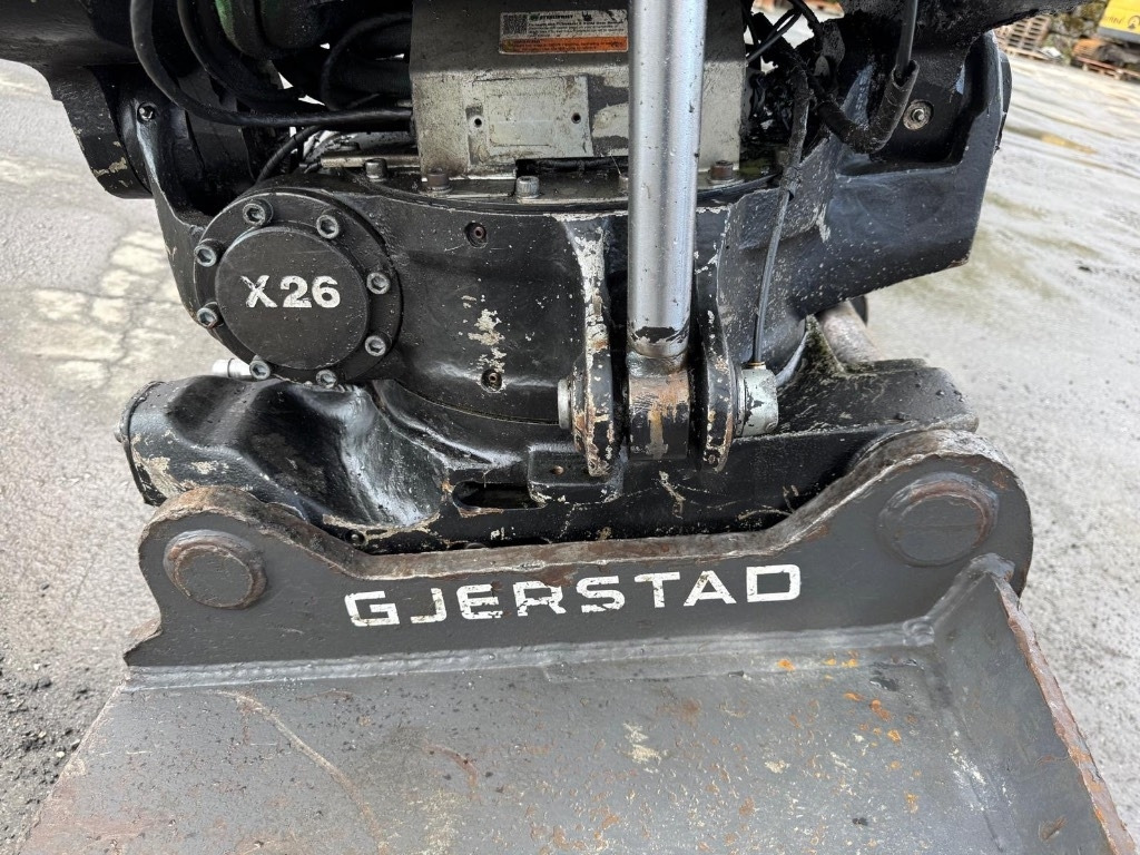 Pelle sur chenille Volvo ECR 235 E: photos 31
