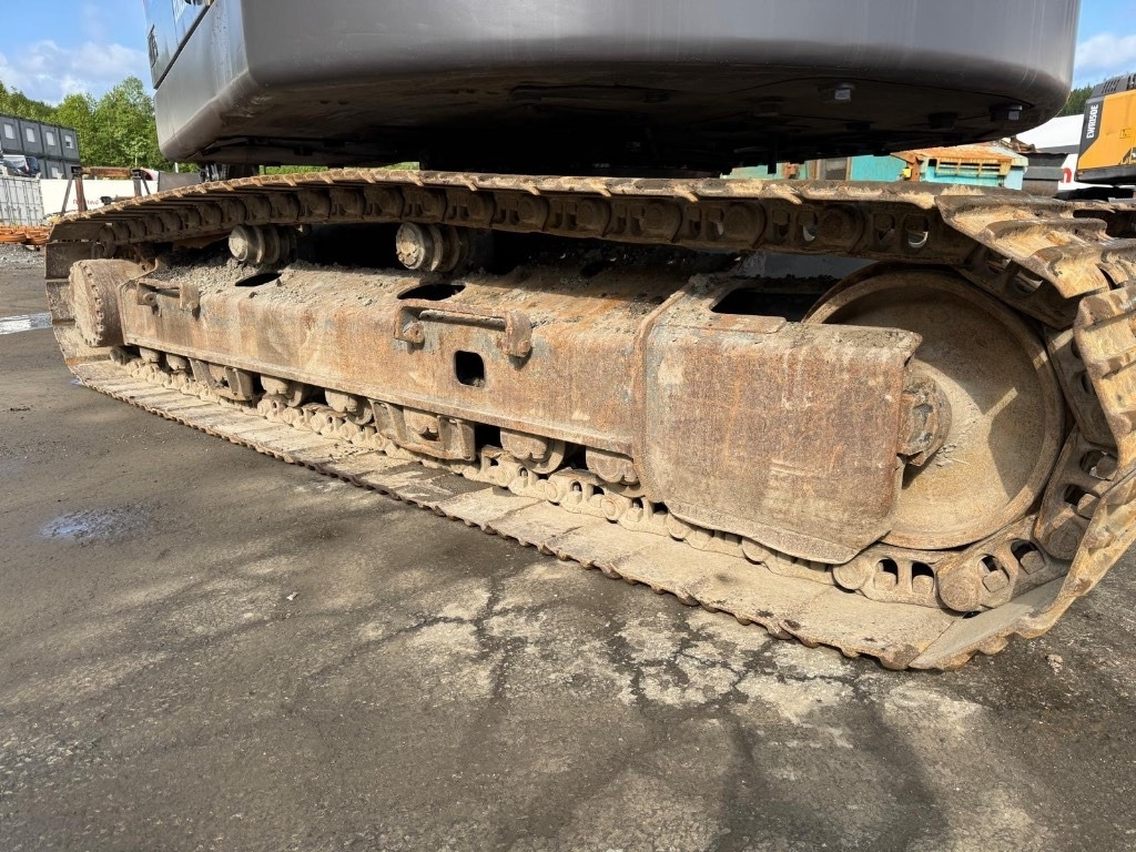 Pelle sur chenille Volvo ECR 235 E: photos 16