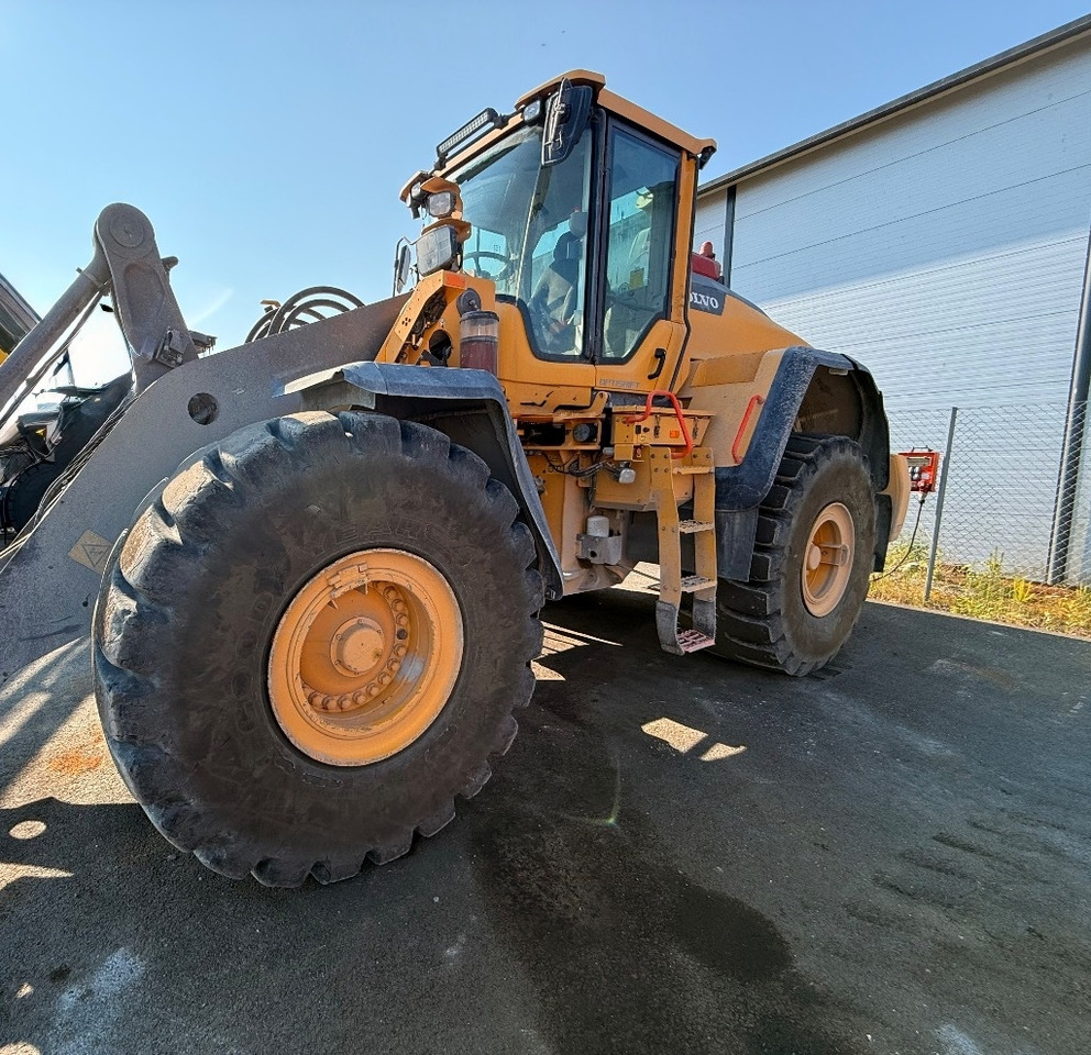 Volvo L 180 H HL HIGH LIFT - Chargeuse sur pneus: photos 1 Volvo L 180 H HL HIGH LIFT - Chargeuse sur pneus: photos 1