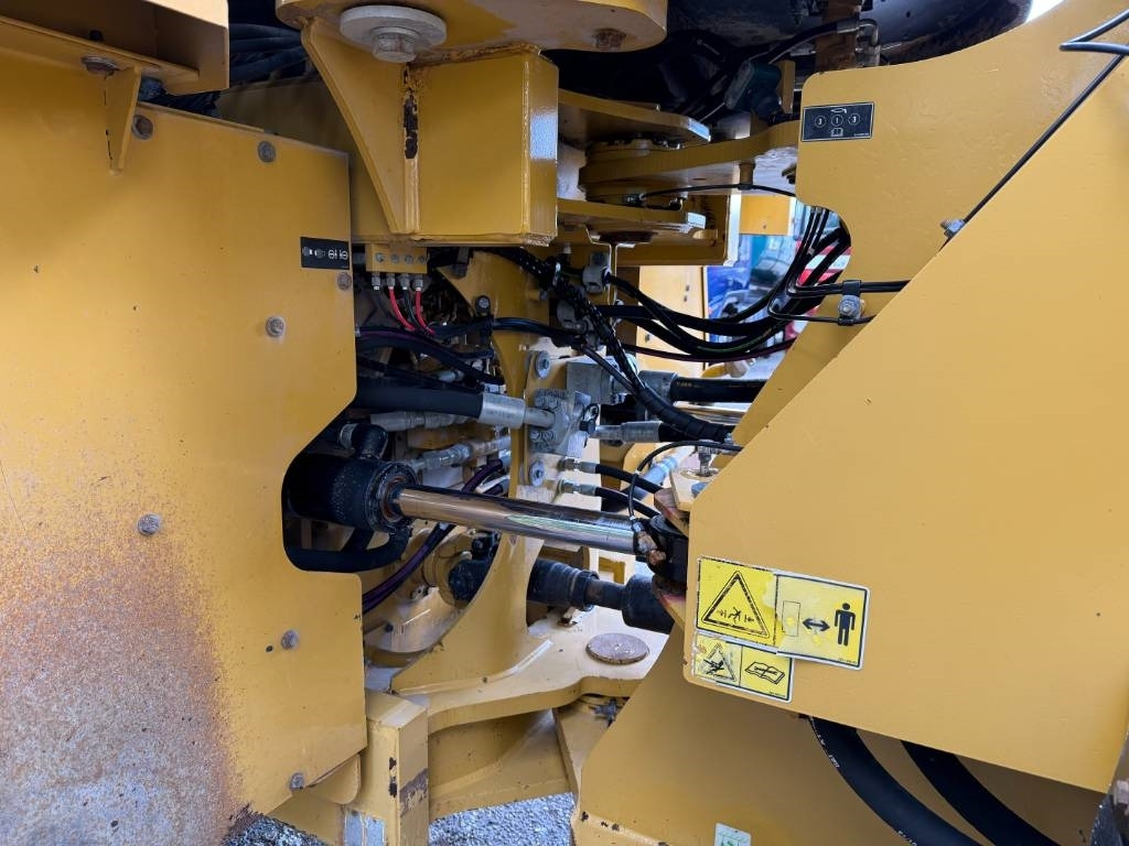 Chargeuse sur pneus CAT 972 M: photos 48