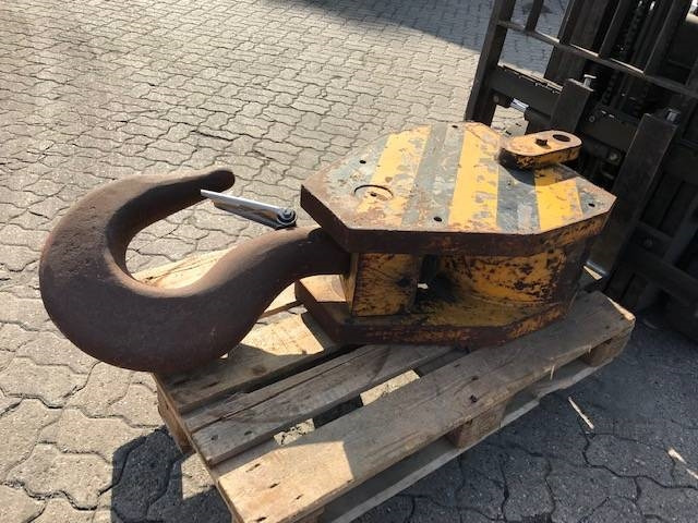 Liebherr 71t. Hook block 3-sheaves 23mm - Grue auxiliaire pour Engins de chantier: photos 1 Liebherr 71t. Hook block 3-sheaves 23mm - Grue auxiliaire pour Engins de chantier: photos 1